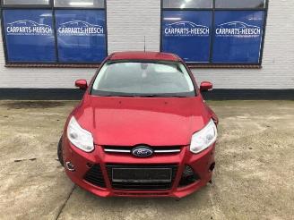 Coche siniestrado Ford Focus Focus 3, Hatchback, 2010 / 2020 1.0 Ti-VCT EcoBoost 12V 125 2013/6