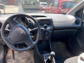 Peugeot 108 108, Hatchback, 2014 1.0 12V picture 9