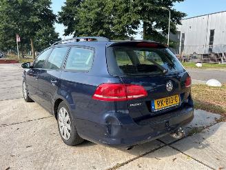 Volkswagen Passat 1.6 TDI 16V Bluemotion Combi/o  Diesel 1.598cc 77kW (105pk) FWD 2010-08/2014-12  CAYC picture 4