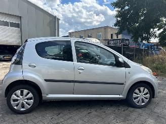 Citroën C1 1.0 12V Hatchback  Benzine 998cc 50kW (68pk) FWD 2005-06/2014-09 (PMCFA; PMCFB; PNCFA; PNCFB) 1KRFE; CFB; 384F; CFA picture 7