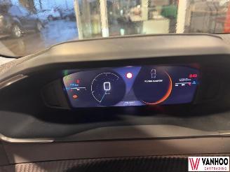 Peugeot 208  picture 18