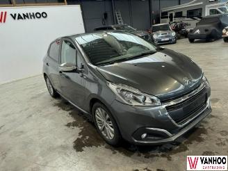 Peugeot 208  picture 7