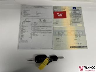 Peugeot 208  picture 19