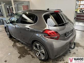 Peugeot 208  picture 9