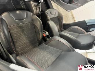 Peugeot 208  picture 12