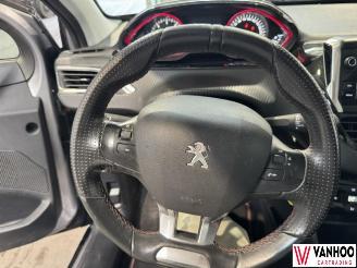Peugeot 2008  picture 14
