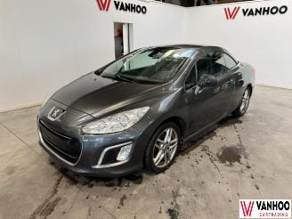 Vaurioauto  passenger cars Peugeot 308  2015/6