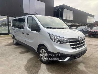 krockskadad bil auto Renault Trafic  2024/6