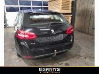 Coche siniestrado Peugeot 308 308 SW (L4/L9/LC/LJ/LR), Combi 5-drs, 2014 / 2021 1.2 12V e-THP PureTech 130 2014/8