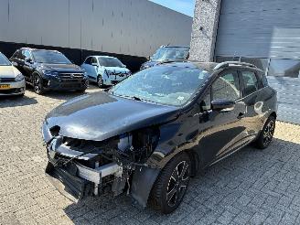 uszkodzony samochody osobowe Renault Clio RENAULT CLIO 1.5D 2016 2016/2
