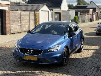 Voiture accidenté Volvo V-40 2.0 T4 R DESIGN Sport 2017/1