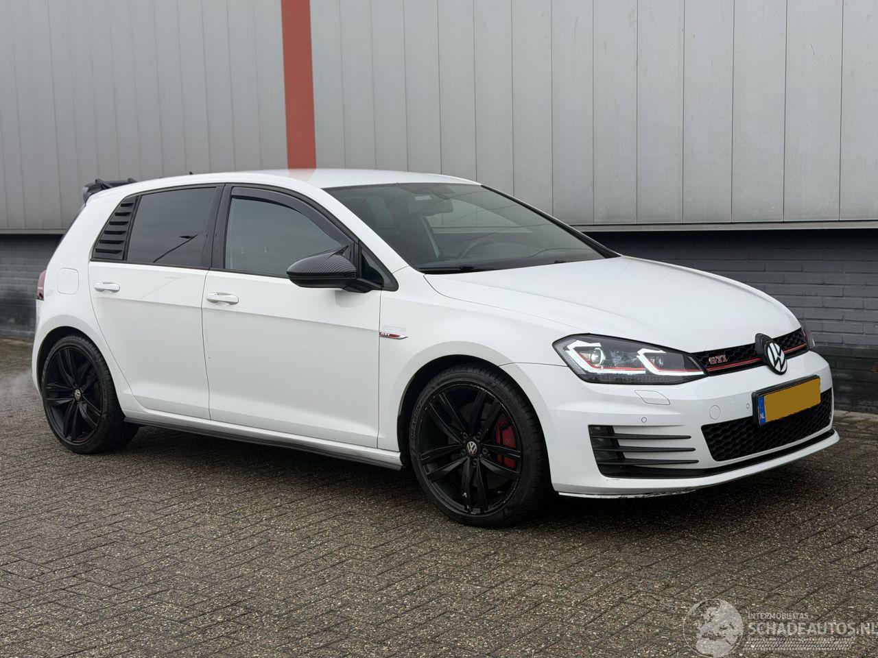Volkswagen Golf 2.0 TSI GTI Performance
