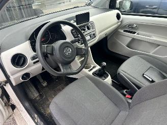 Volkswagen Up! 1.0 picture 10