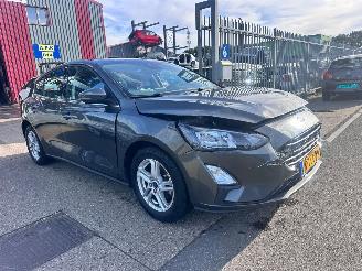 Ford Focus 1.0 EcoBoost hybride 125PK picture 3