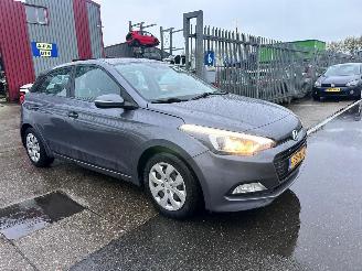 Hyundai I-20 1.0 T-GDI picture 3