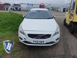 Coche siniestrado Volvo V-60 V60 I (FW/GW), Combi, 2010 / 2018 1.6 DRIVe 2012/6