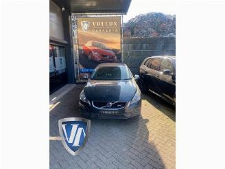 Coche siniestrado Volvo V-60 V60 I (FW/GW), Combi, 2010 / 2018 1.6 T3 16V 2012/4