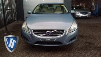 Uttjänta bilar auto Volvo S-60 S60 II (FS), Sedan, 2010 / 2018 1.6 T3 16V 2011/0