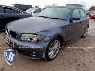 Coche siniestrado BMW 1-serie 1 serie (E87/87N), Hatchback 5-drs, 2003 / 2012 120d 16V 2005/11