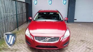 Vrakbiler auto Volvo V-60 V60 I (FW/GW), Combi, 2010 / 2018 2.0 D3 20V 2013/0