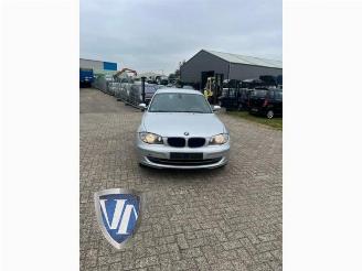 Vrakbiler auto BMW 1-serie 1 serie (E81), Hatchback 3-drs, 2006 / 2012 116i 1.6 16V 2008/5