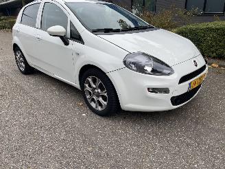 damaged passenger cars Fiat Punto Evo 5DRS 73 KW 2016/9