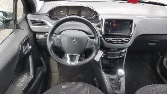 Peugeot 208 ALLURE  110PK picture 13