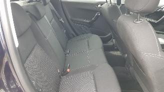 Peugeot 208 ALLURE  110PK picture 11
