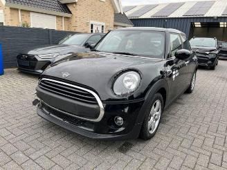 bruktbiler bedrijf Mini One 75KW Essential Trim Navi 2021/3